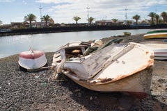 Fartyg på Marina de Lanzarote royaltyfri fotografi Fartyg på Marina de Lanzarote royaltyfri fotografi