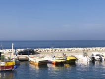 fartyg på pir efter arbete på havet fotografering för bildbyråer fartyg på pir efter arbete på havet fotografering för bildbyråer