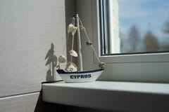Fartyg - souvenir från Grekland med skal arkivfoto Fartyg - souvenir från Grekland med skal arkivfoto