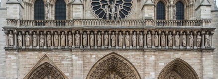 Fasad av Notre-Dame vår damdomkyrka av Paris, Frankrike royaltyfria foton Fasad av Notre-Dame vår damdomkyrka av Paris, Frankrike royaltyfria foton