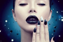 Fashion model girl with gothic black makeup stock photography Fashion model girl with gothic black makeup stock photography