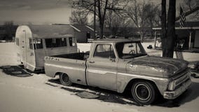 FEB 25, 2019 - COLORADO-UTAH - USA - Vintage pickup truck and yellow trailer in snow - Colorado/Utah area royalty free stock photos FEB 25, 2019 - COLORADO-UTAH - USA - Vintage pickup truck and yellow trailer in snow - Colorado/Utah area royalty free stock photos