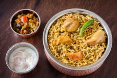 Fega Biryani med sallad fotografering för bildbyråer Fega Biryani med sallad fotografering för bildbyråer