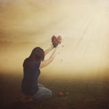 Femme avec le coeur brisé. Femme avec le coeur brisé.