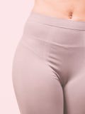 Femme convenable de sport dans des vêtements thermiques Photographie stock libre de droits Femme convenable de sport dans des vêtements thermiques Photographie stock libre de droits
