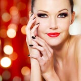 Femme de charme avec des lèvres de rouges photos stock Femme de charme avec des lèvres de rouges photos stock