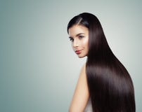 Femme gaie avec les cheveux brillants Femme magnifique avec la coiffure droite photos stock Femme gaie avec les cheveux brillants Femme magnifique avec la coiffure droite photos stock