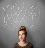 Femme pensant avec des flèches dans différentes directions au-dessus de sa tête photo stock Femme pensant avec des flèches dans différentes directions au-dessus de sa tête photo stock
