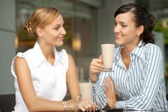 Femmes d'affaires avec du café photos stock Femmes d'affaires avec du café photos stock