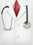 Fermez-vous d'un manteau et d'un stethosco blancs de laboratoire de médecins Photo libre de droits Fermez-vous d'un manteau et d'un stethosco blancs de laboratoire de médecins Photo libre de droits