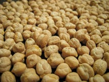 Fermez-vous de l'arietinum sec de cicer de haricots de cheakpea photographie stock Fermez-vous de l'arietinum sec de cicer de haricots de cheakpea photographie stock