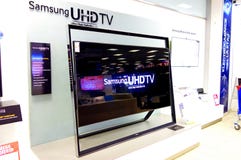 Fernsehen Samsungs UHDTV Lizenzfreie Stockfotos Fernsehen Samsungs UHDTV Lizenzfreie Stockfotos