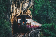 Ferrovia di morte in Kanchanaburi Tailandia fotografie stock libere da diritti Ferrovia di morte in Kanchanaburi Tailandia fotografie stock libere da diritti