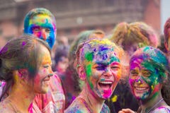 Festival di Holi della celebrazione di colori a Kathmandu Nepal fotografia stock libera da diritti Festival di Holi della celebrazione di colori a Kathmandu Nepal fotografia stock libera da diritti