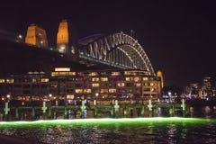 Festival vivo, proiezione leggera, ponte del porto, Sydney, Australia fotografie stock Festival vivo, proiezione leggera, ponte del porto, Sydney, Australia fotografie stock