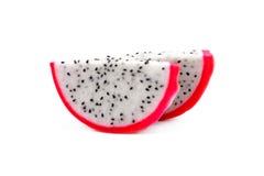Fette della frutta del drago su fondo bianco fotografie stock Fette della frutta del drago su fondo bianco fotografie stock