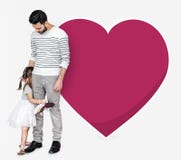 Figlia timida che si nasconde dietro suo padre fotografie stock Figlia timida che si nasconde dietro suo padre fotografie stock