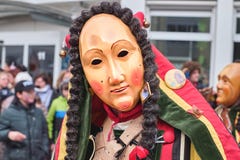 Figura colorida do carnaval com máscara amigável imagens de stock royalty free Figura colorida do carnaval com máscara amigável imagens de stock royalty free