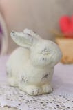 Figurine en céramique du lapin de Pâques photo stock Figurine en céramique du lapin de Pâques photo stock