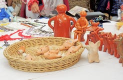 Figurines et ornements folkloriques de travail manuel photo stock Figurines et ornements folkloriques de travail manuel photo stock