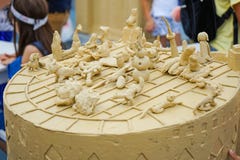 Figurines пластилина детей на мастерском классе на моделировании пластилина стоковое изображение rf Figurines пластилина детей на мастерском классе на моделировании пластилина стоковое изображение rf