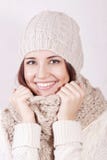 Fille attirante dans des vêtements de l'hiver photographie stock Fille attirante dans des vêtements de l'hiver photographie stock