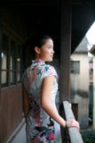 Fille chinoise dans la robe de tradition images stock Fille chinoise dans la robe de tradition images stock