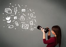 Fille de photographe capturant les icônes et les symboles blancs de photographie illustration stock Fille de photographe capturant les icônes et les symboles blancs de photographie illustration stock