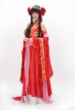 Fille de style chinois de l'Asie dans le danseur traditionnel rouge de robe photo libre de droits Fille de style chinois de l'Asie dans le danseur traditionnel rouge de robe photo libre de droits