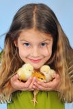 fille et poulets photos stock fille et poulets photos stock