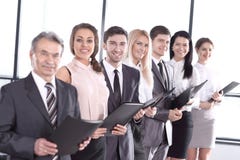 Fim acima equipe do neg?cio com documentos de neg?cio O conceito dos trabalhos de equipa fotos de stock royalty free Fim acima equipe do neg?cio com documentos de neg?cio O conceito dos trabalhos de equipa fotos de stock royalty free