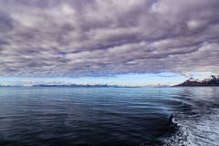 Fiordi di Longyearbyen, Norvegia sull'isola di Spitsbergen Immagine Stock Libera da Diritti Fiordi di Longyearbyen, Norvegia sull'isola di Spitsbergen Immagine Stock Libera da Diritti