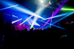 Fira natten i dansen för nattbankettservice och tyck om royaltyfria bilder Fira natten i dansen för nattbankettservice och tyck om royaltyfria bilder