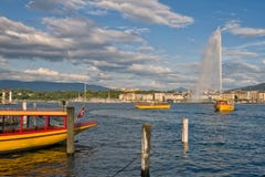 Firma der Schweiz Genf von traditionellen Läufen eine Seenavigation Stockfotografie Firma der Schweiz Genf von traditionellen Läufen eine Seenavigation Stockfotografie