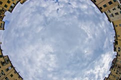 Fisheye-Ansicht eines Hauptplatz Marktplatzes Amfiteatro in Lucca, Toskana lizenzfreies stockbild Fisheye-Ansicht eines Hauptplatz Marktplatzes Amfiteatro in Lucca, Toskana lizenzfreies stockbild