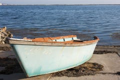 Fiskfartyg i den Bouzigues hamnen fotografering för bildbyråer Fiskfartyg i den Bouzigues hamnen fotografering för bildbyråer