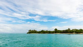 Fjärd för strand för seascape för ingenmanslandTobago panoramautsikt karibisk tropisk Royaltyfri Foto Fjärd för strand för seascape för ingenmanslandTobago panoramautsikt karibisk tropisk Royaltyfri Foto