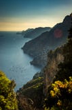 Fjärden vid den Amalfi kusten i Italien fotografering för bildbyråer Fjärden vid den Amalfi kusten i Italien fotografering för bildbyråer