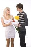 flirtu dziewczyny faceta seksowni potomstwa Zdjęcia Royalty Free flirtu dziewczyny faceta seksowni potomstwa Zdjęcia Royalty Free