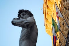 FLORENCE, ITALIE - NOVEMBRE 2015 : Statue de David de Michelangelo Buonarroti, copie dans la place du Signoria images stock FLORENCE, ITALIE - NOVEMBRE 2015 : Statue de David de Michelangelo Buonarroti, copie dans la place du Signoria images stock