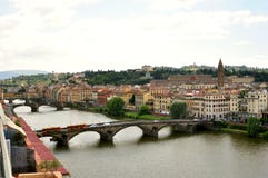 Florence panorama med berömda broar och floden, Italien royaltyfri foto Florence panorama med berömda broar och floden, Italien royaltyfri foto