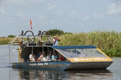 Florida-Sumpfgebiete Airboat lizenzfreie stockbilder Florida-Sumpfgebiete Airboat lizenzfreie stockbilder