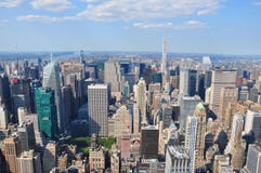 Flyg- sikt av Manhattan från Empire State Building i New York Royaltyfria Bilder Flyg- sikt av Manhattan från Empire State Building i New York Royaltyfria Bilder