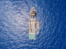 Flyg- sikt av mjuk borrandeolja Rig Barge Oil Rig arkivbild Flyg- sikt av mjuk borrandeolja Rig Barge Oil Rig arkivbild