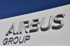 Flygbussgruppen lyftte logomärkestitlar royaltyfri bild Flygbussgruppen lyftte logomärkestitlar royaltyfri bild