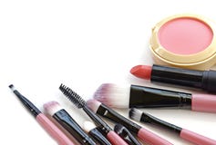 Foco de los cosméticos y de Makeup Las herramientas para el profesional hacen una visión superior En un fondo blanco imagen de archivo libre de regalías Foco de los cosméticos y de Makeup Las herramientas para el profesional hacen una visión superior En un fondo blanco imagen de archivo libre de regalías