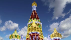 Fogos-de-artifício sobre a decoração do Natal na área da estação de trem na noite, Moscou de Kiyevskaya Kiyevsky, Rússia vídeos de arquivo Fogos-de-artifício sobre a decoração do Natal na área da estação de trem na noite, Moscou de Kiyevskaya Kiyevsky, Rússia vídeos de arquivo