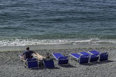 Folk på stranden royaltyfria foton Folk på stranden royaltyfria foton