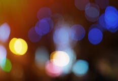 Fond coloré lumineux et par résumé brouillé d'arc-en-ciel avec miroiter le scintillement photos stock Fond coloré lumineux et par résumé brouillé d'arc-en-ciel avec miroiter le scintillement photos stock