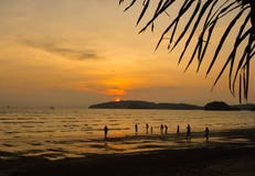 Fond du coucher du soleil sur la plage photo stock Fond du coucher du soleil sur la plage photo stock